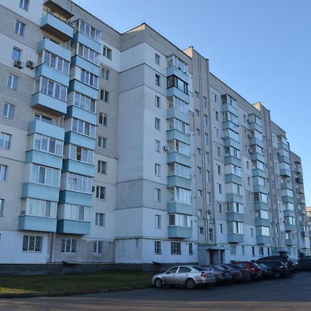 Семейные Апартаменты В Новом Районе У Софиевского Парка Umanʼ Exterior foto
