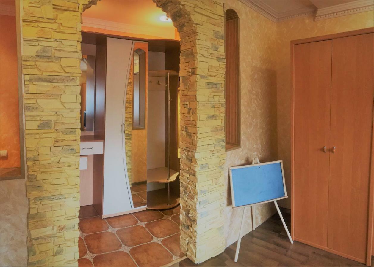 Семейные Апартаменты В Новом Районе У Софиевского Парка Umanʼ Exterior foto