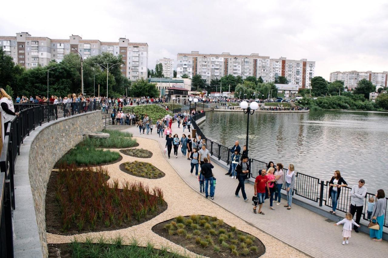 Семейные Апартаменты В Новом Районе У Софиевского Парка Umanʼ Exterior foto